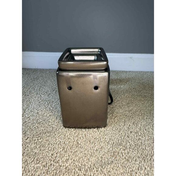 NIB Scentsy Cube Gunmetal Gallery Warmer Base & Dish And 1-25 watt Bulb NEW - Picture 6 of 15